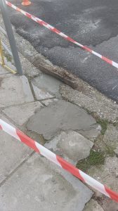 επισκευές στο πεζοδρόμιο